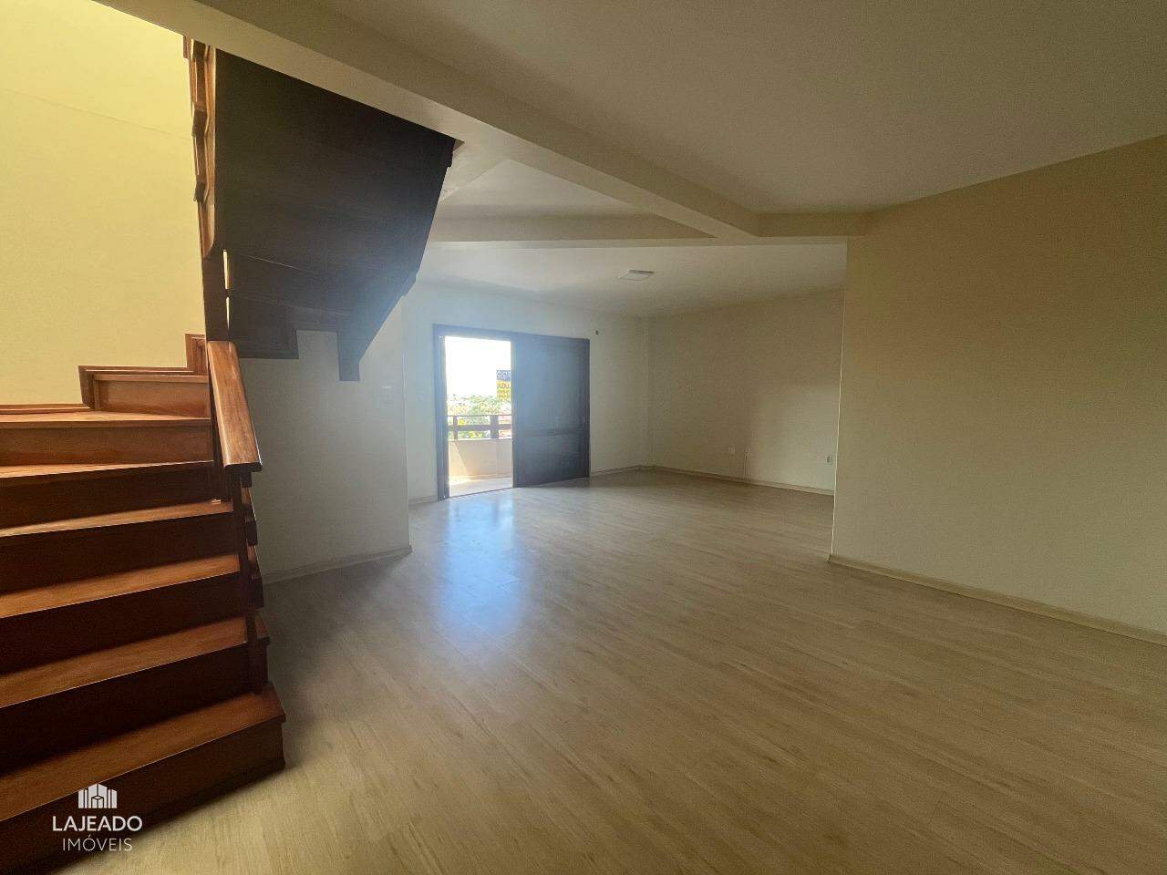 Cobertura para alugar com 3 quartos, 275m² - Foto 2