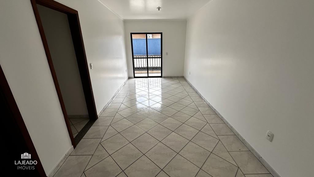 Apartamento à venda com 2 quartos, 84m² - Foto 7