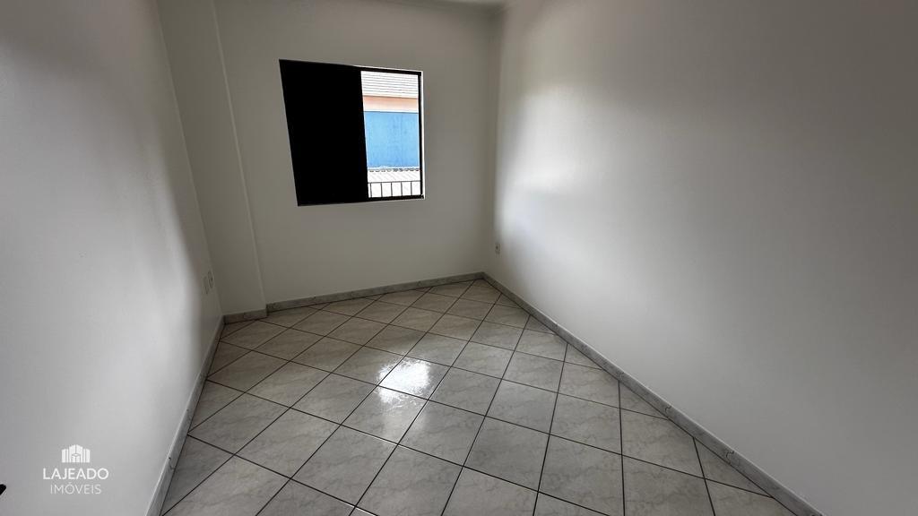 Apartamento à venda com 2 quartos, 84m² - Foto 6