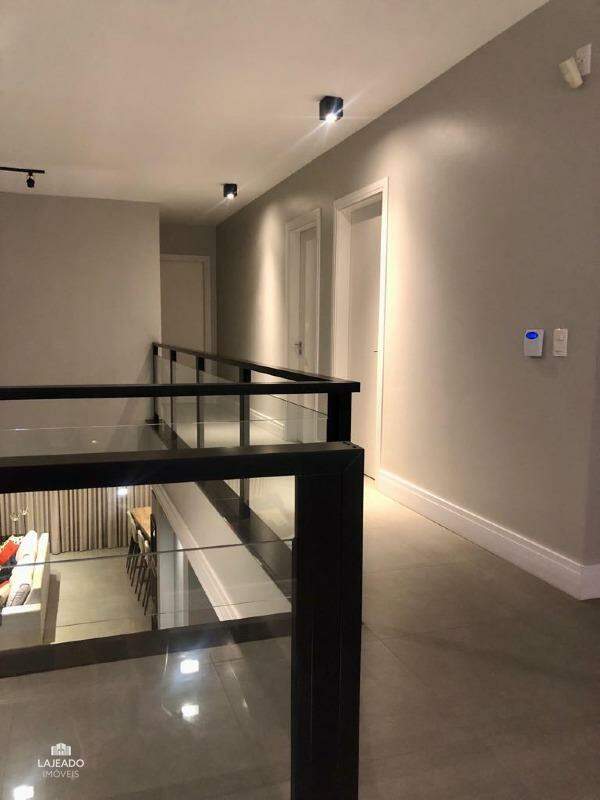 Casa à venda com 3 quartos, 340m² - Foto 7