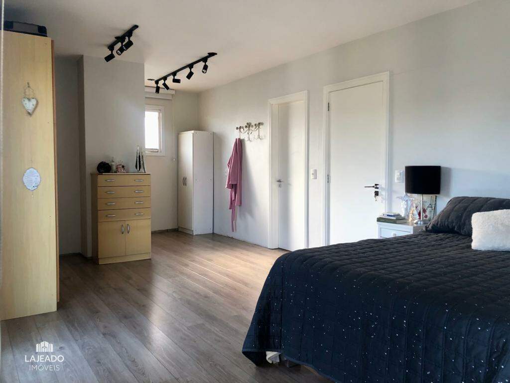 Casa à venda com 3 quartos, 340m² - Foto 11