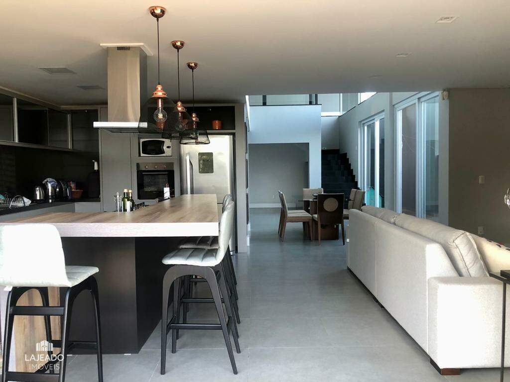 Casa à venda com 3 quartos, 340m² - Foto 19