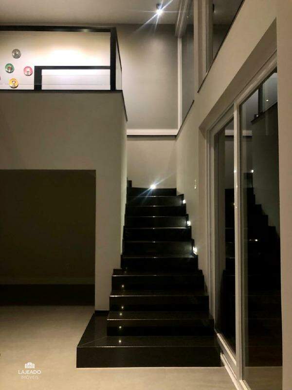 Casa à venda com 3 quartos, 340m² - Foto 5