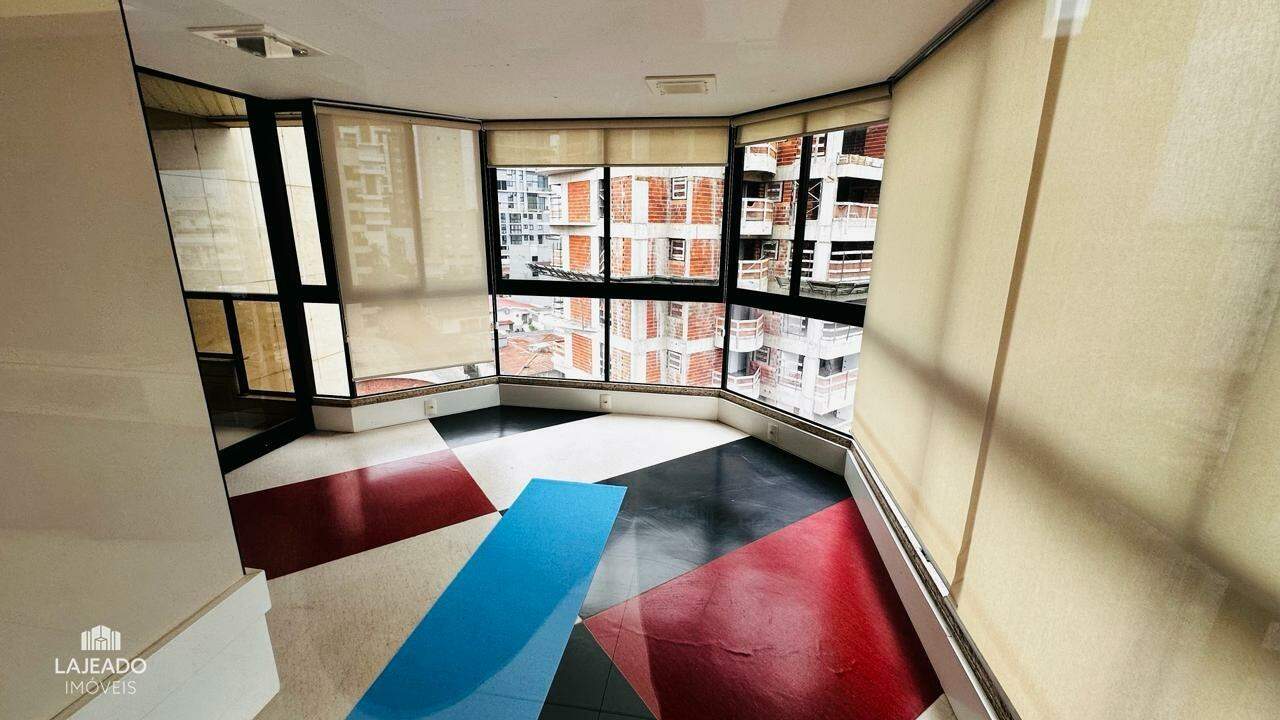 Cobertura à venda com 4 quartos, 600m² - Foto 15