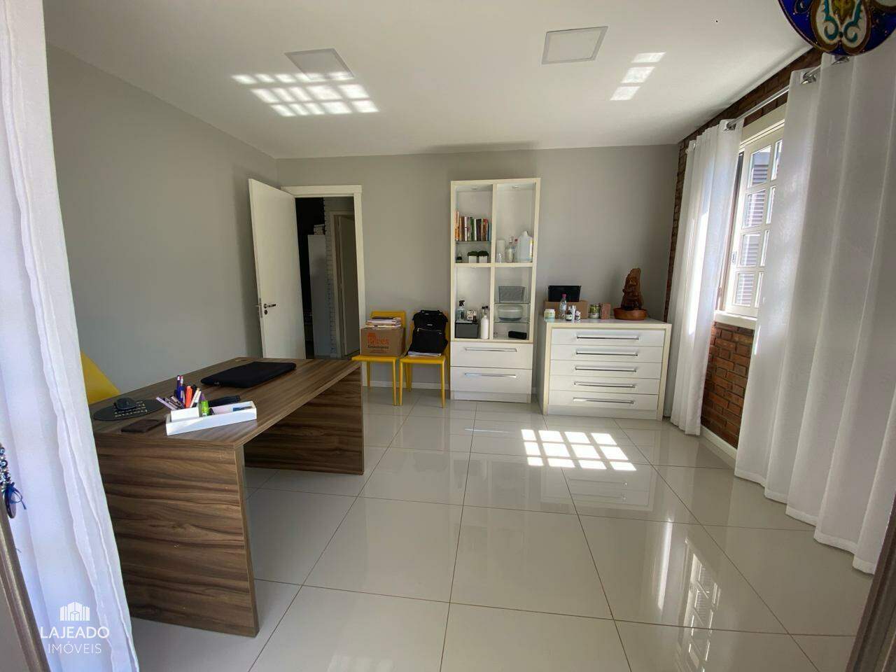 Casa à venda com 4 quartos, 300m² - Foto 25