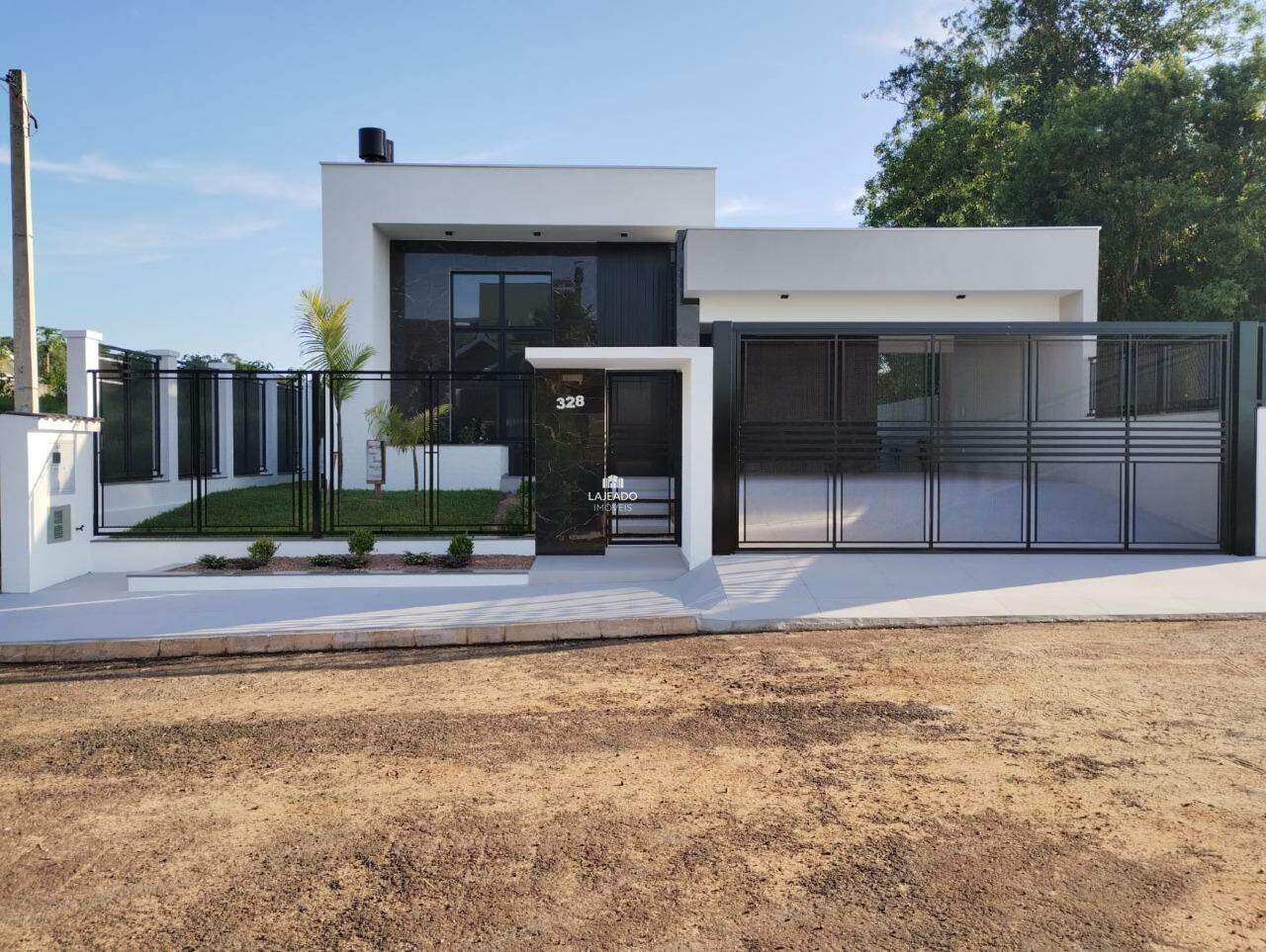 Casa, 3 quartos, 226 m² - Foto 1