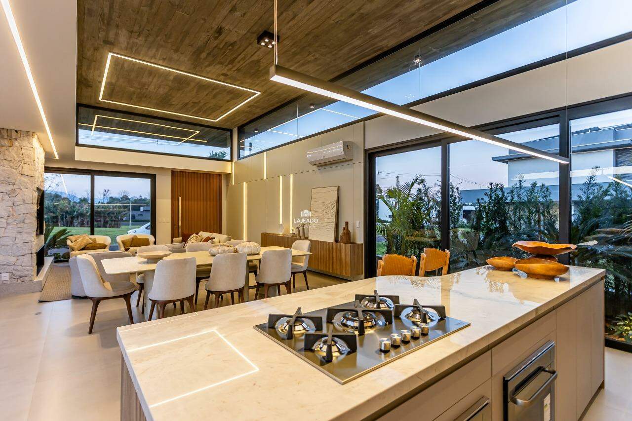 Casa de Condomínio à venda com 4 quartos, 295m² - Foto 6