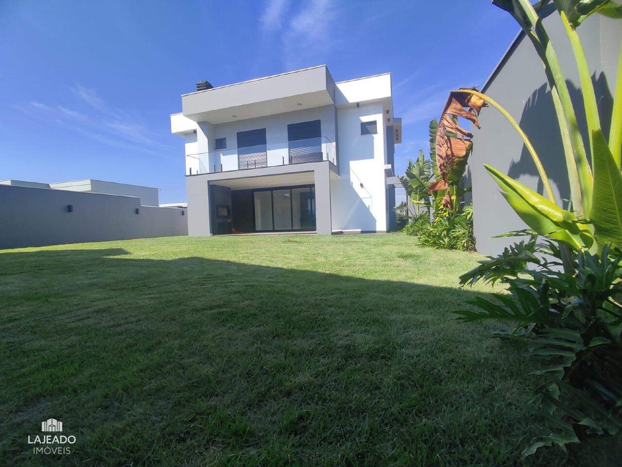 Casa à venda com 3 quartos, 262m² - Foto 7