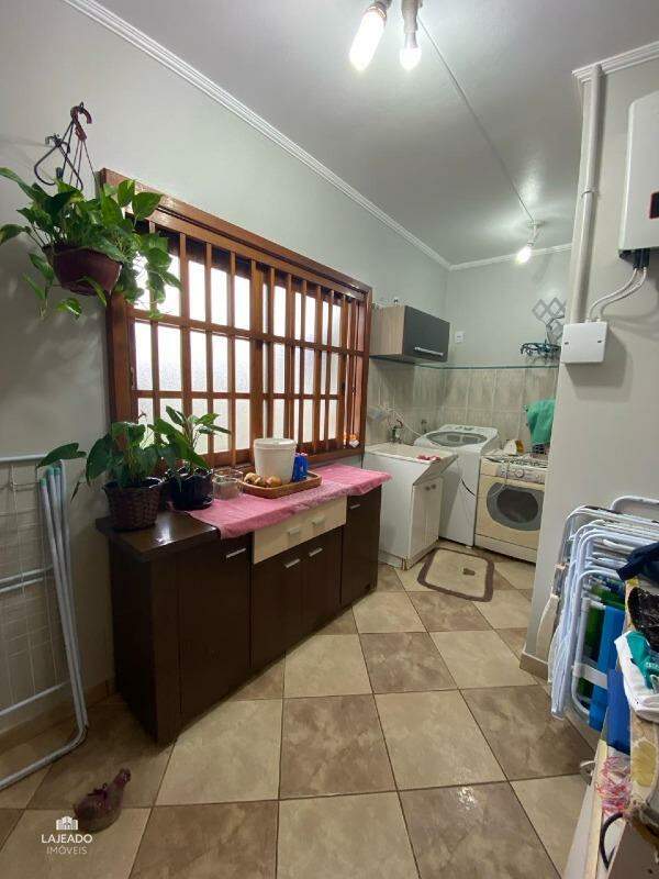 Casa à venda com 3 quartos, 192m² - Foto 14