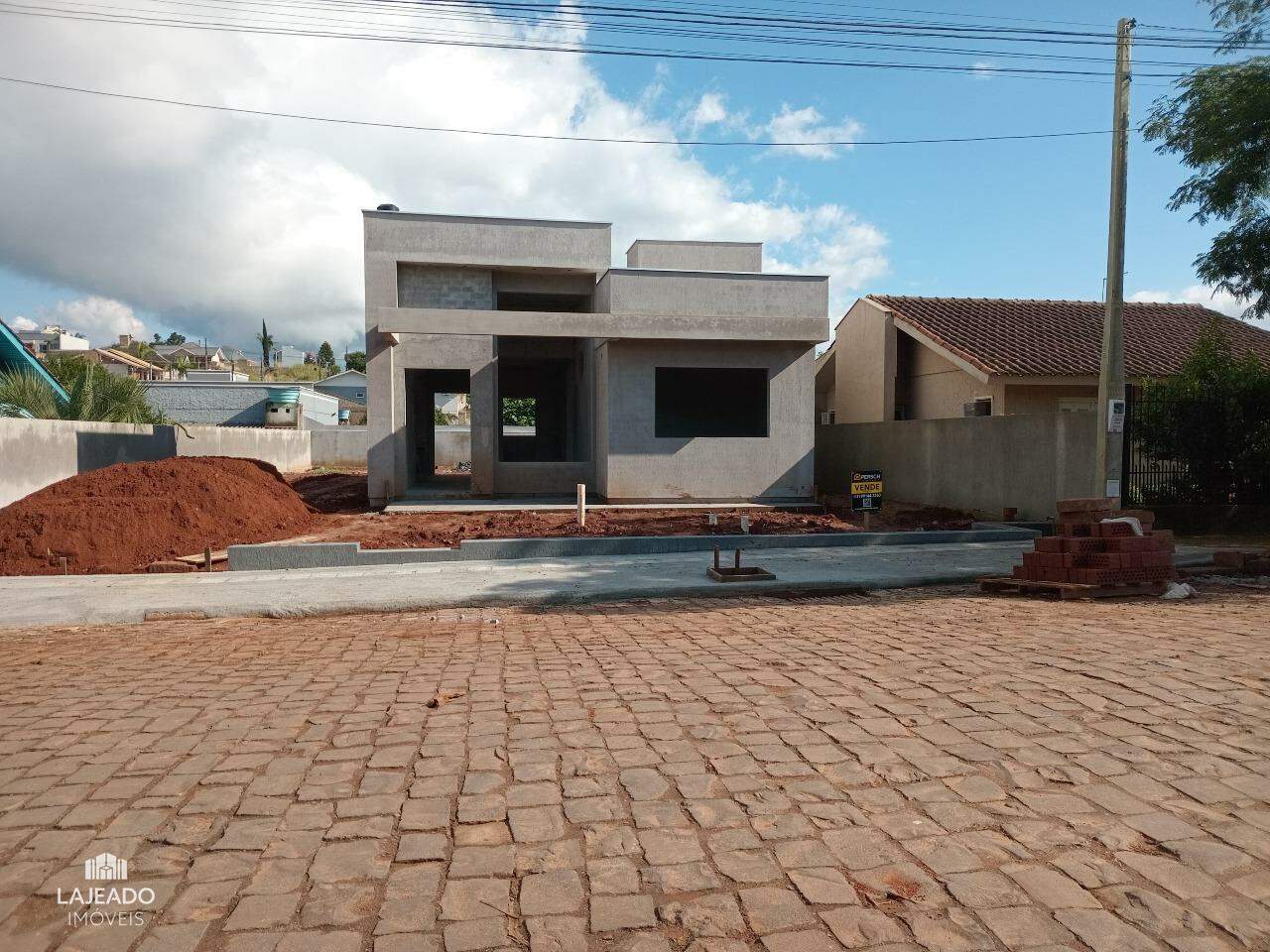 Casa à venda no Centenário: 