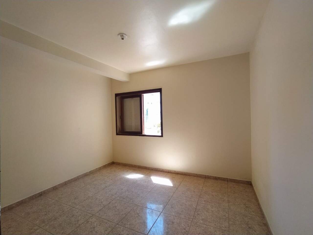 Casa para alugar com 5 quartos, 200m² - Foto 18