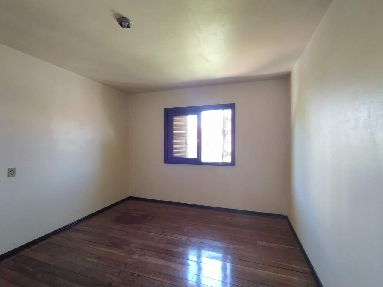 Casa para alugar com 5 quartos, 200m² - Foto 8