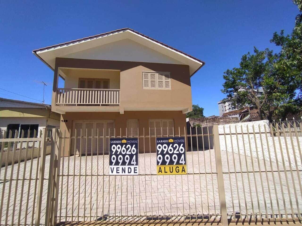 Casa para alugar com 5 quartos, 200m² - Foto 1