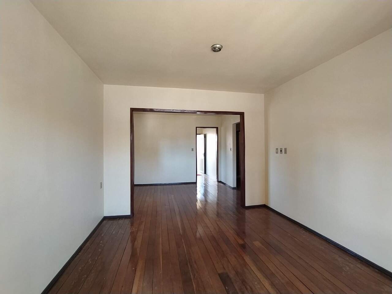 Casa para alugar com 5 quartos, 200m² - Foto 5