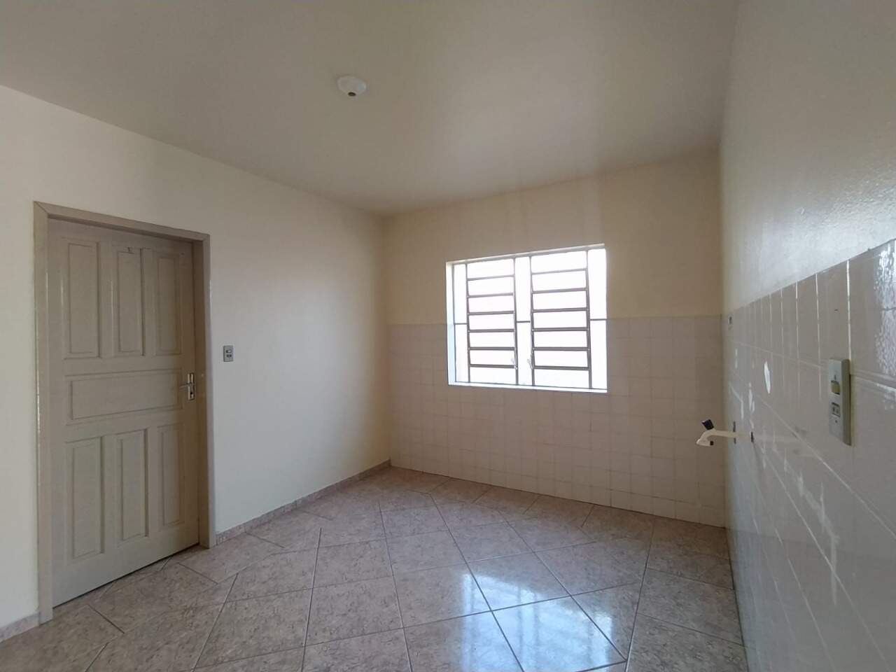 Casa para alugar com 5 quartos, 200m² - Foto 17