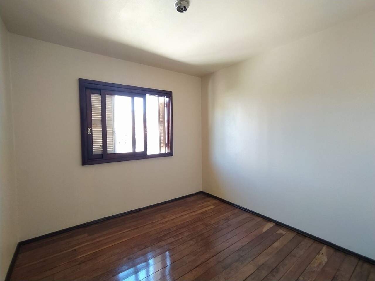 Casa para alugar com 5 quartos, 200m² - Foto 6