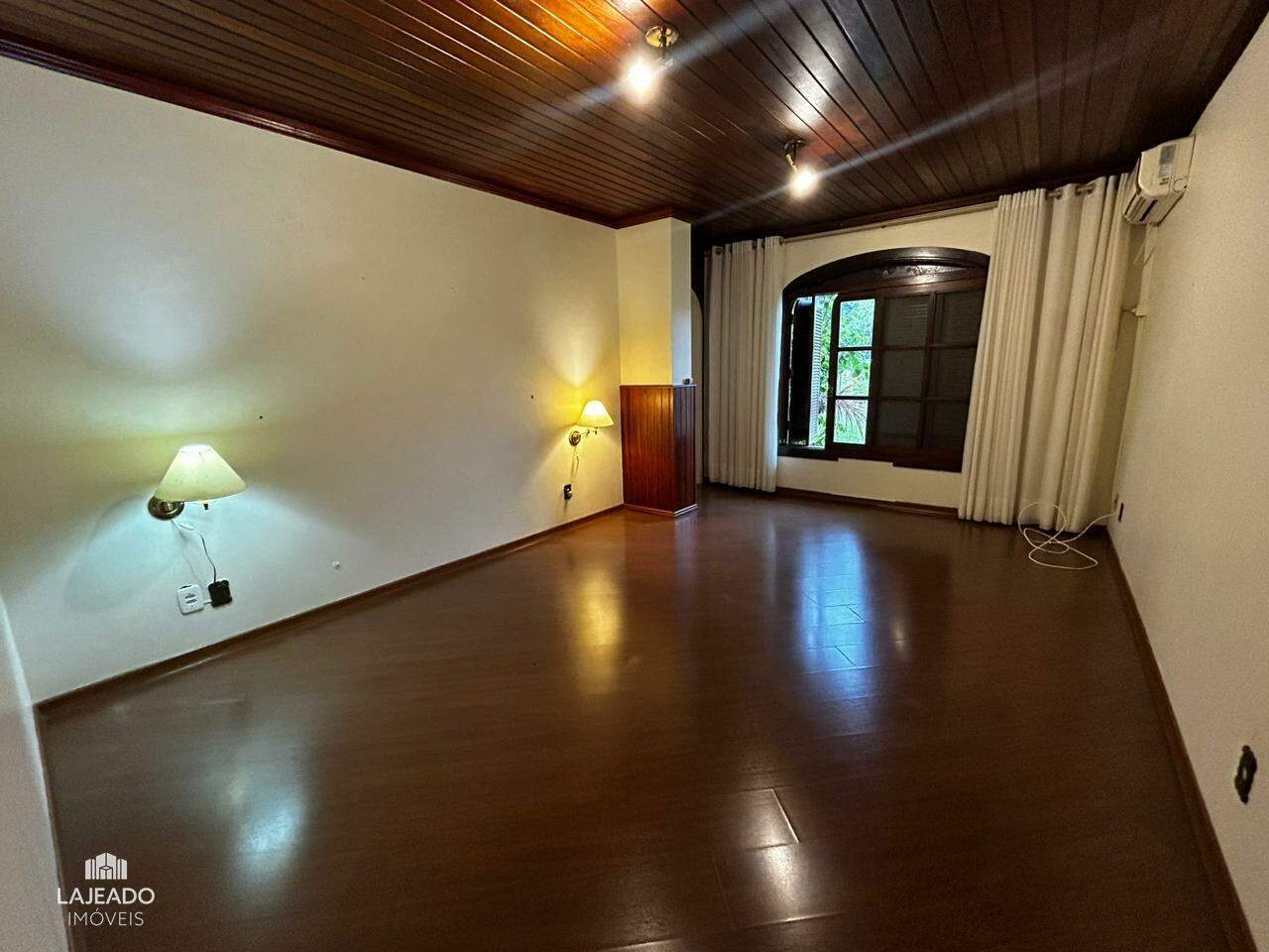 Casa para alugar com 4 quartos, 473m² - Foto 16