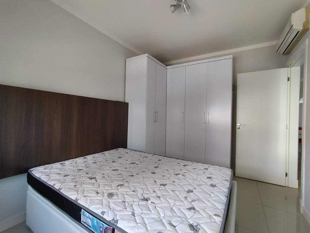 Apartamento à venda com 1 quarto, 54m² - Foto 12