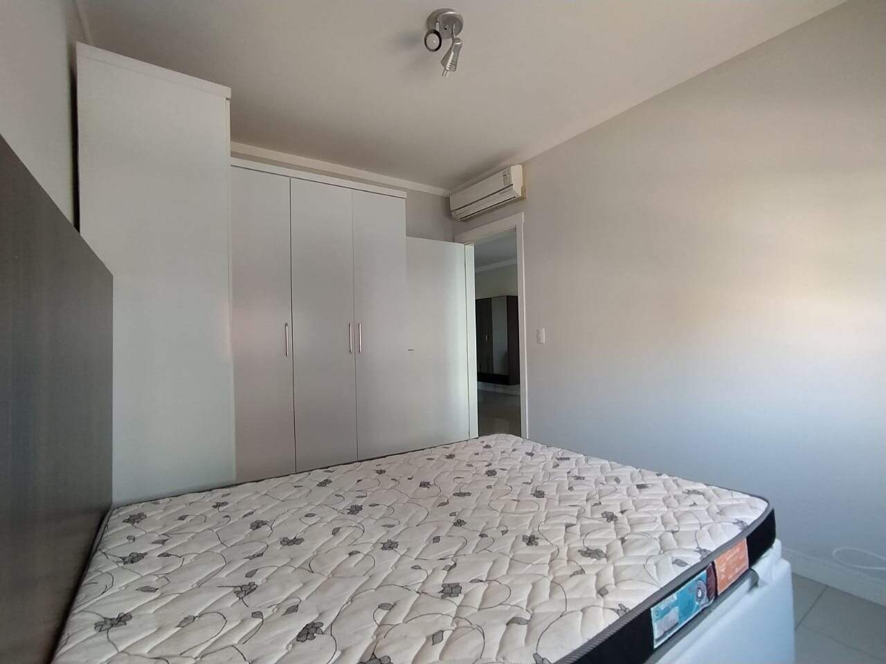 Apartamento à venda com 1 quarto, 54m² - Foto 13