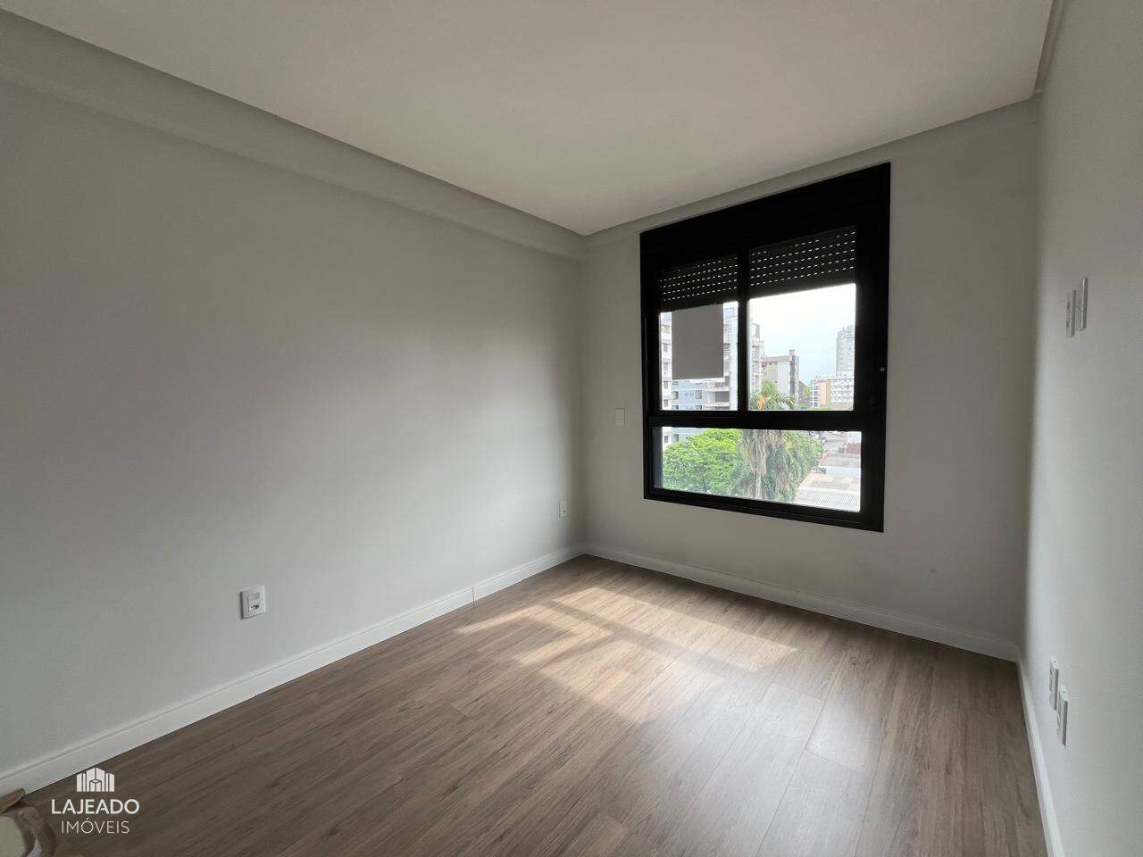 Apartamento para alugar com 2 quartos, 76m² - Foto 12