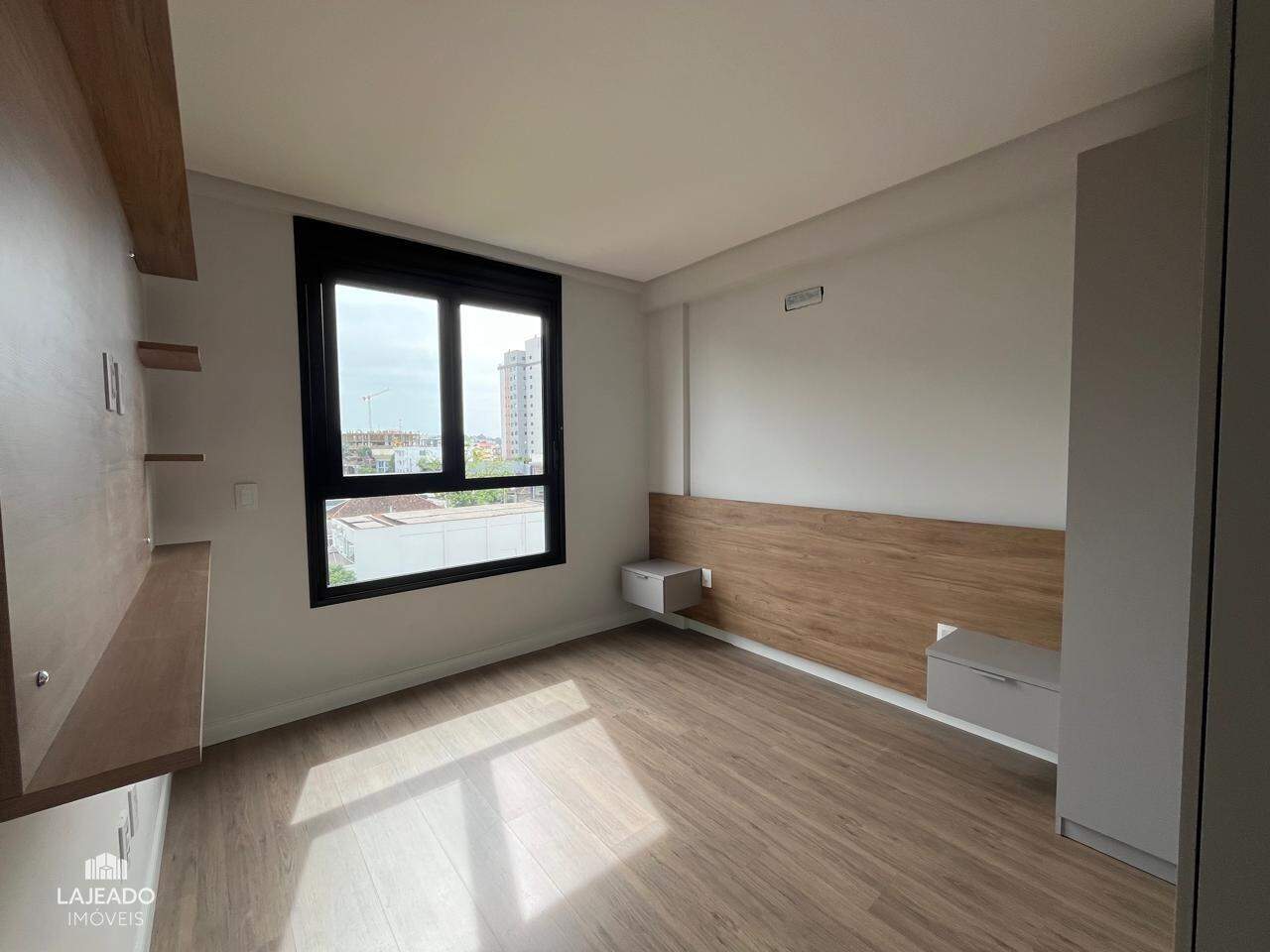 Apartamento para alugar com 2 quartos, 76m² - Foto 9