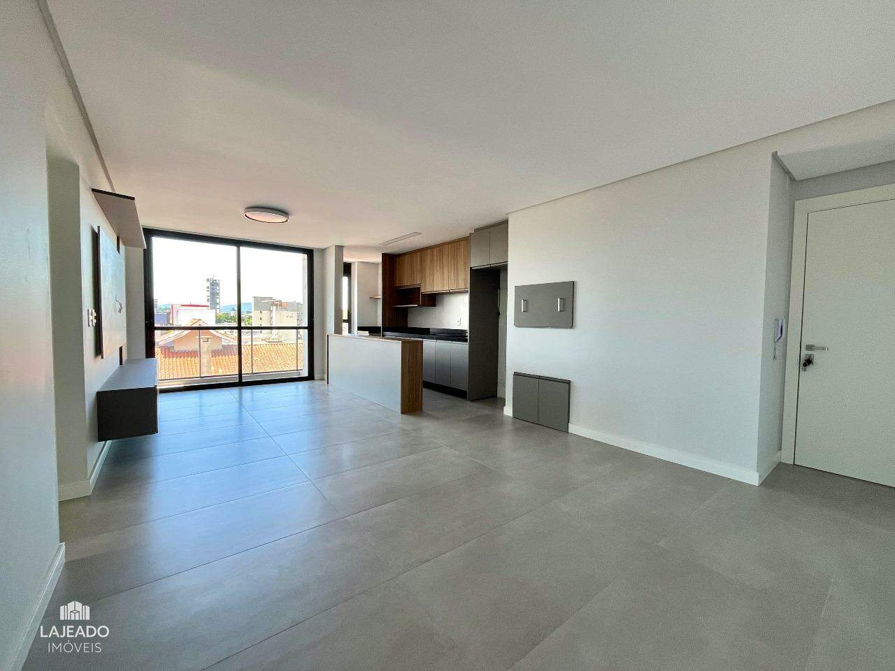 Apartamento para alugar com 2 quartos, 76m² - Foto 2