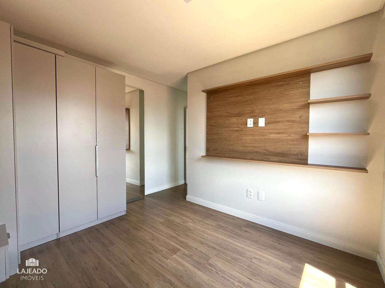 Apartamento para alugar com 2 quartos, 76m² - Foto 12