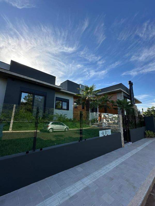 Casa à venda no Universitário: 