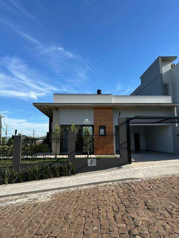 Casa à venda no Universitário: 