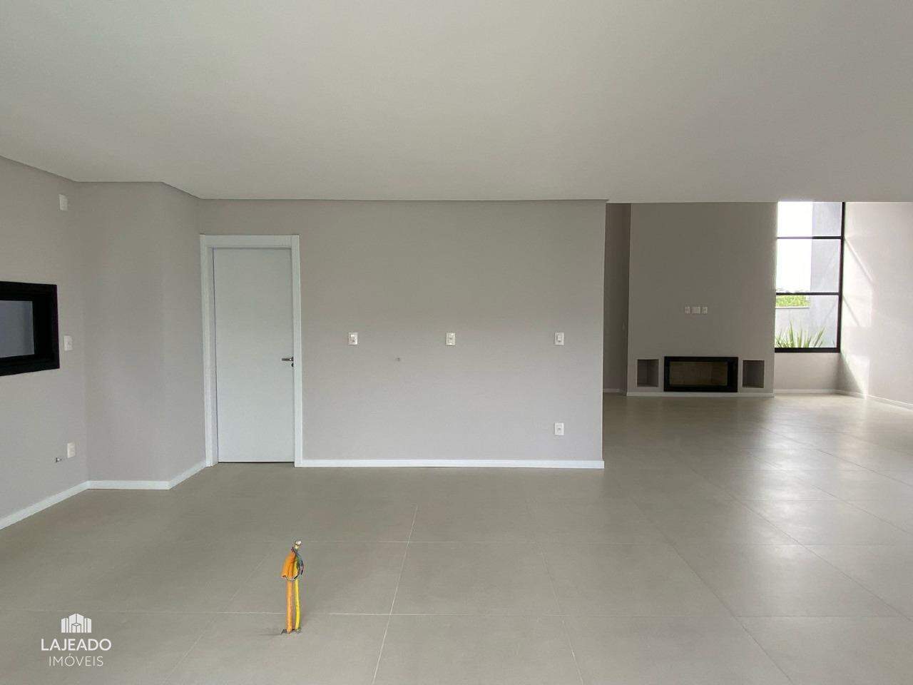 Casa à venda com 3 quartos, 218m² - Foto 7