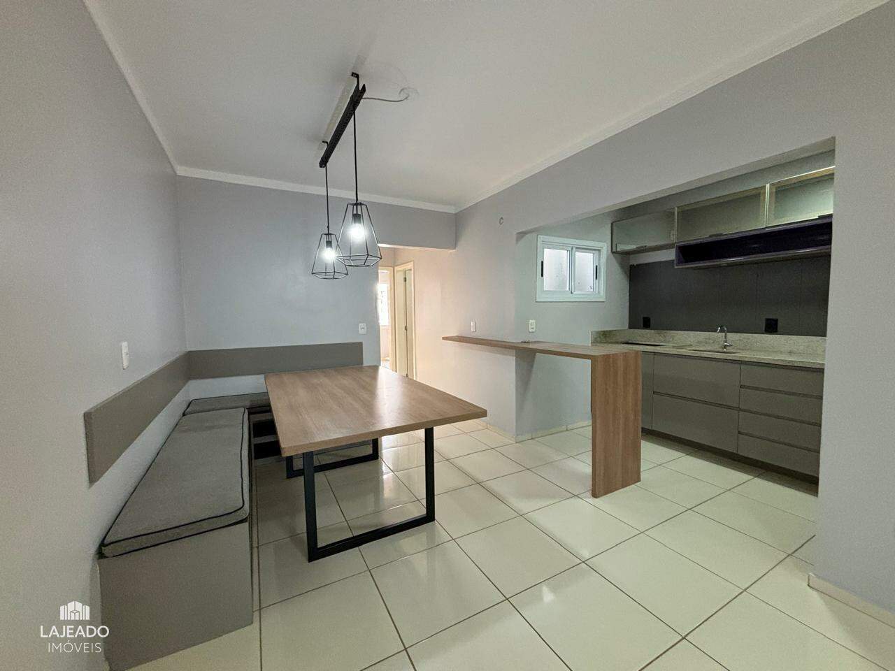 Apartamento à venda com 2 quartos, 68m² - Foto 2