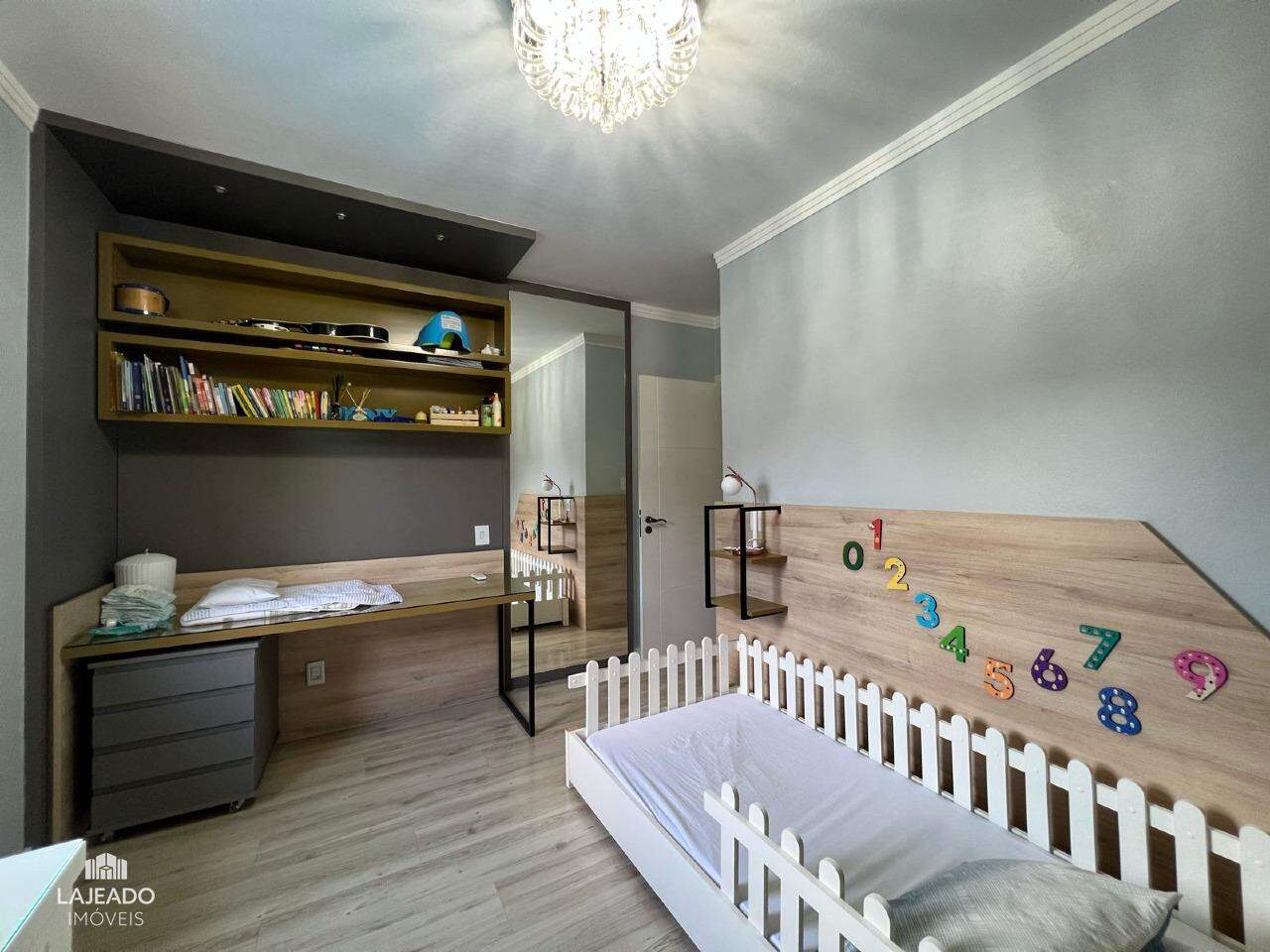 Casa à venda com 3 quartos, 230m² - Foto 15