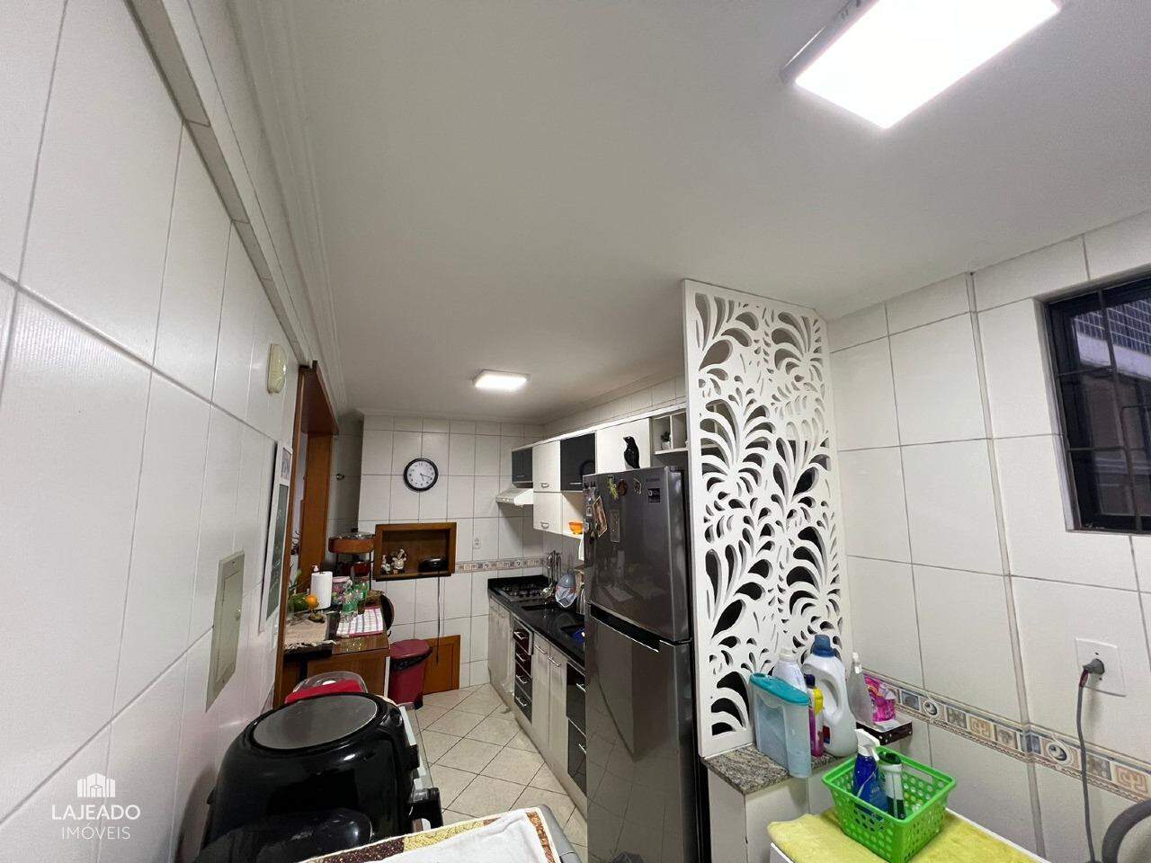 Apartamento à venda com 2 quartos, 68m² - Foto 7