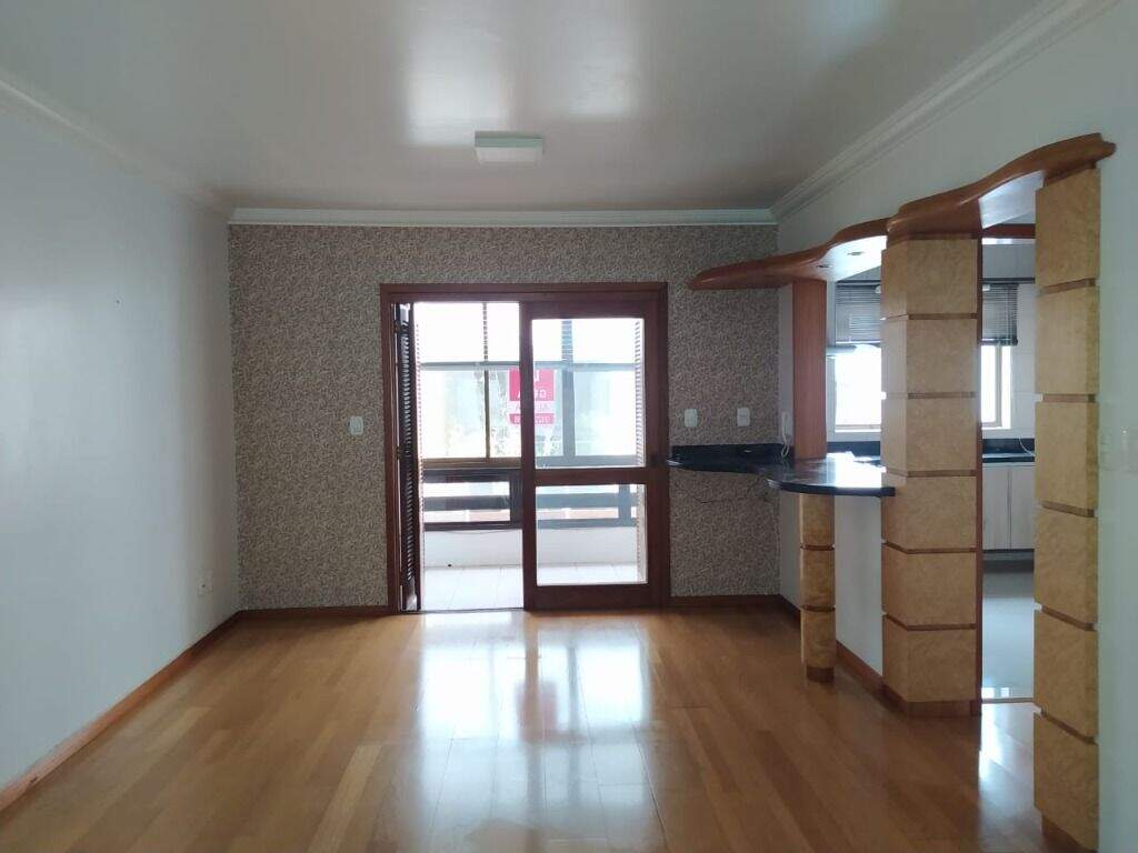 Apartamento à venda com 2 quartos, 70m² - Foto 3