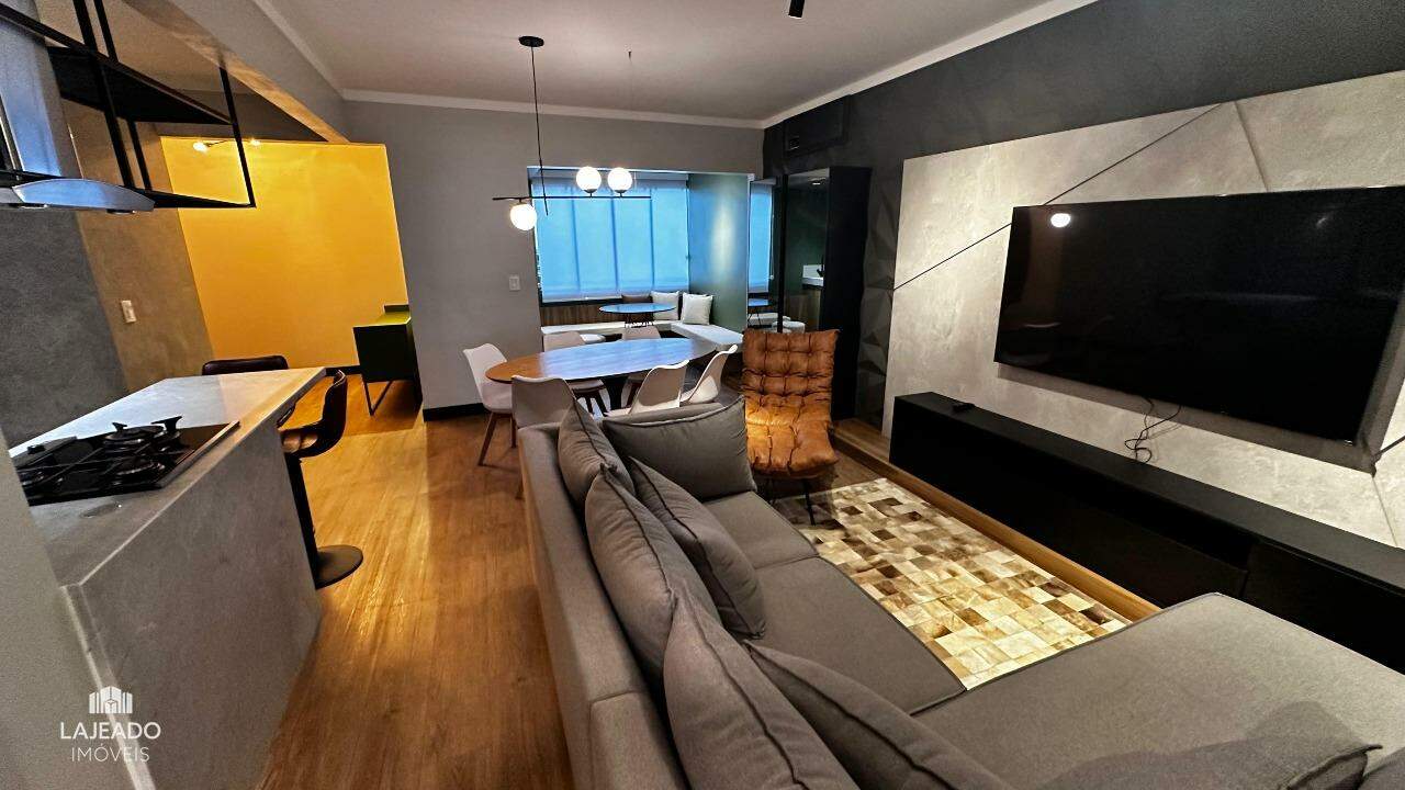 Apartamento à venda com 2 quartos, 77m² - Foto 4