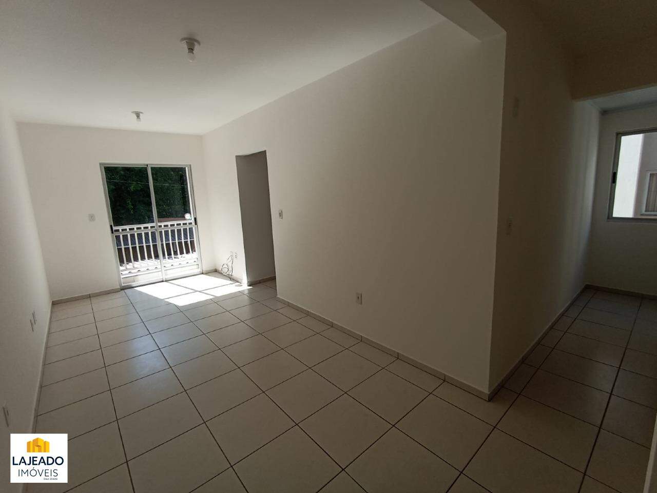 Apartamento à venda com 2 quartos, 60m² - Foto 2