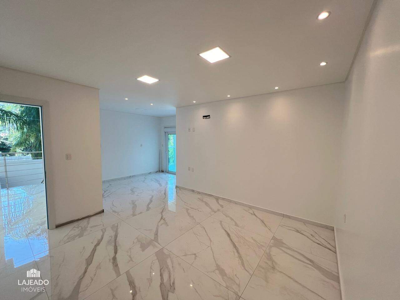 Casa para alugar com 4 quartos, 245m² - Foto 13