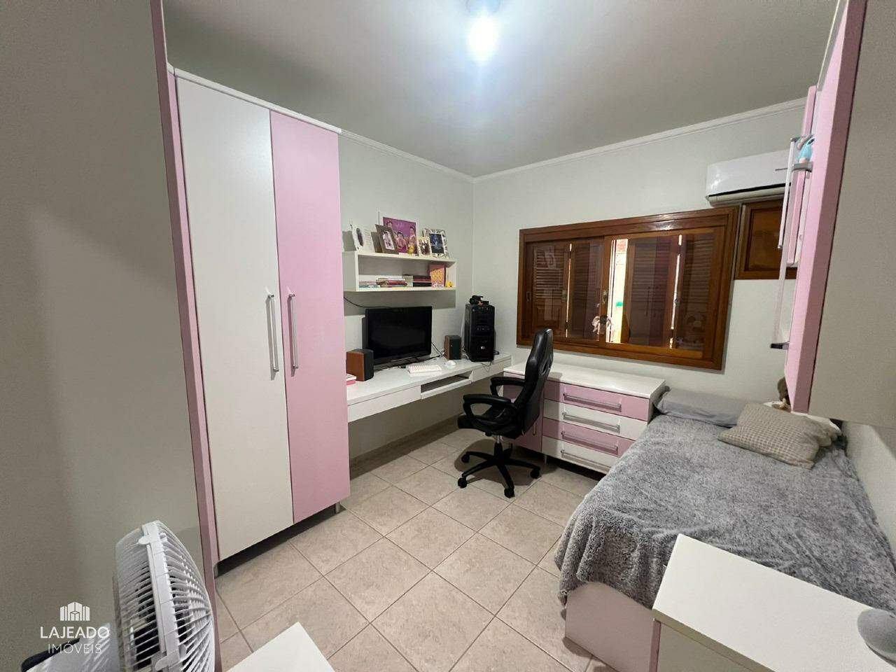 Casa à venda com 3 quartos, 190m² - Foto 14