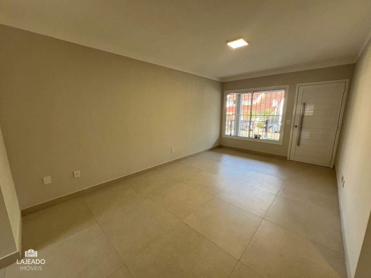 Casa à venda com 3 quartos, 130m² - Foto 3