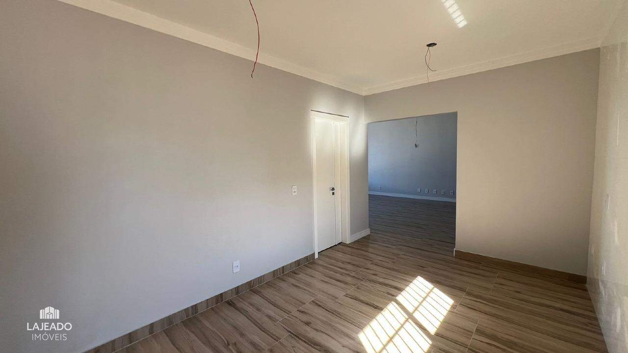 Casa à venda com 3 quartos, 150m² - Foto 13