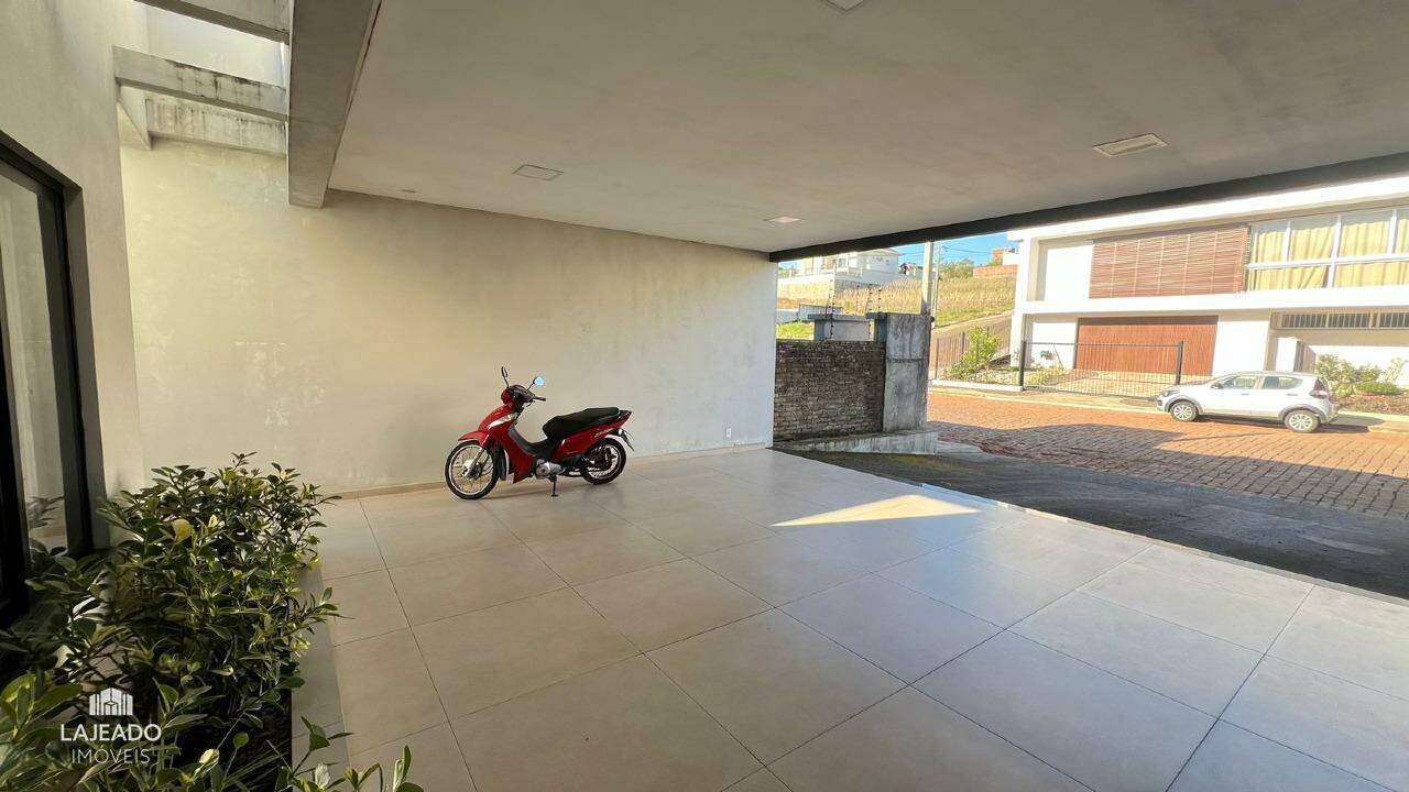 Casa à venda com 2 quartos, 164m² - Foto 2