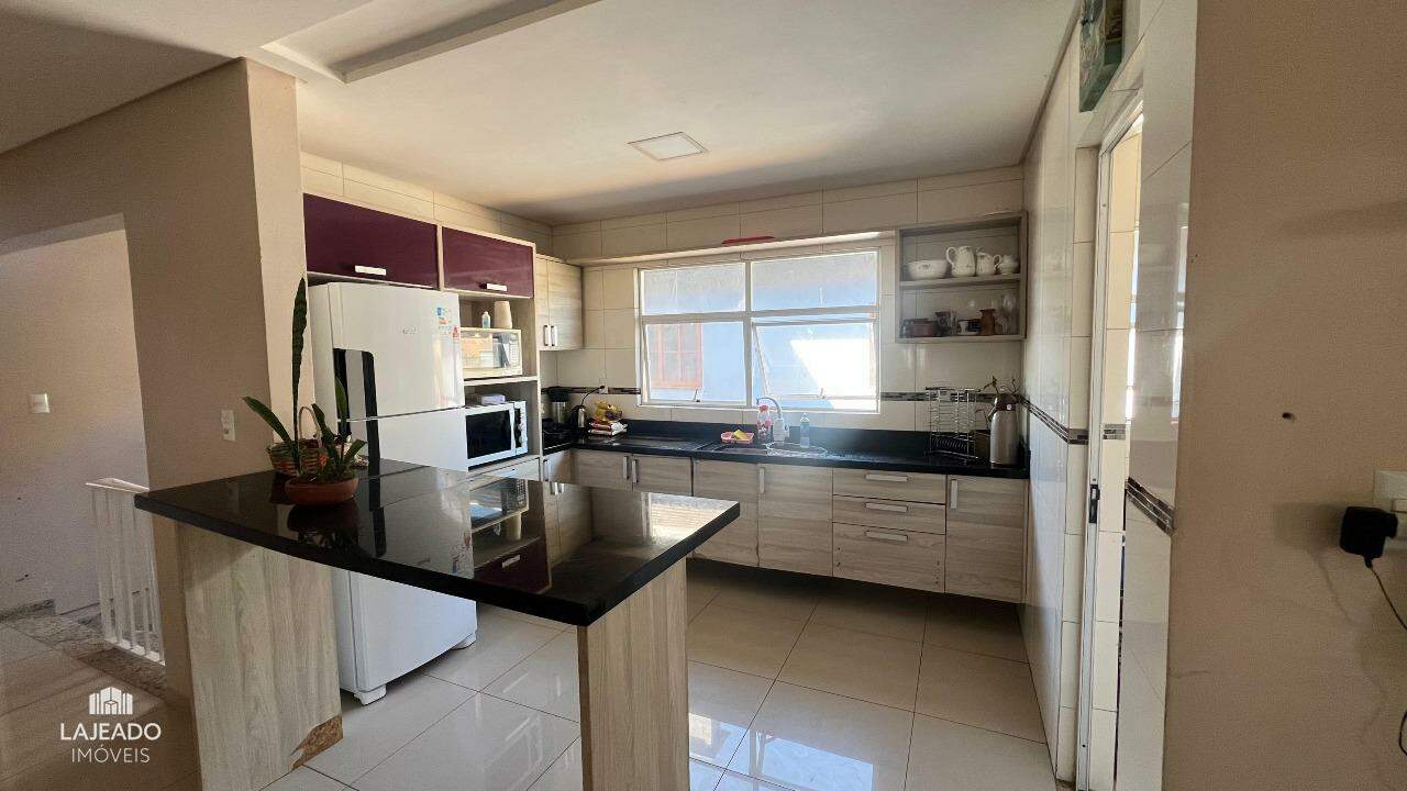 Casa à venda com 4 quartos, 240m² - Foto 7