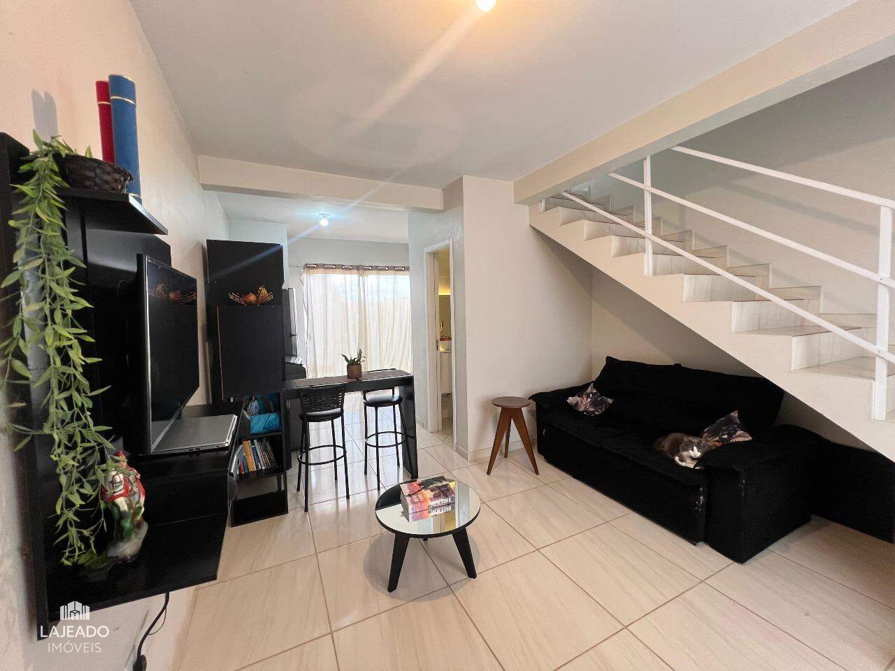 Sobrado à venda com 2 quartos, 64m² - Foto 2