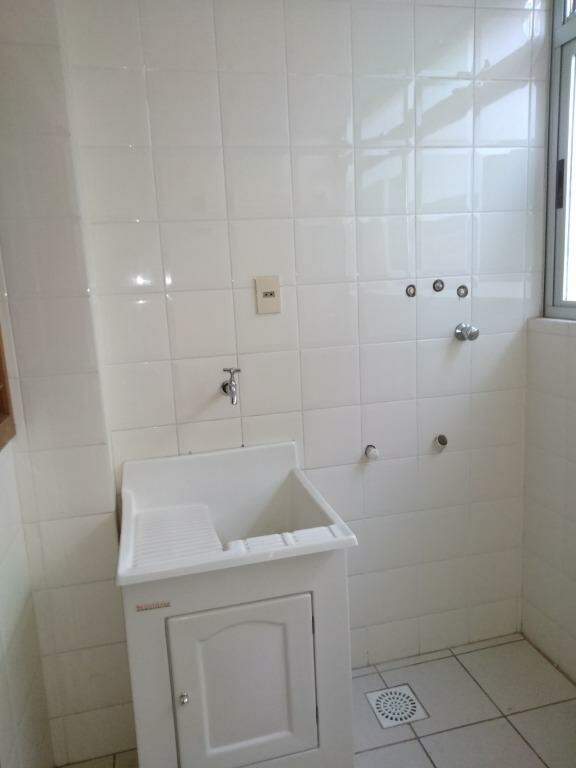 Apartamento à venda com 3 quartos, 150m² - Foto 2