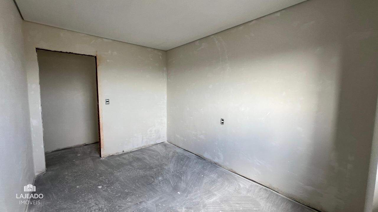 Apartamento à venda com 3 quartos, 117m² - Foto 9