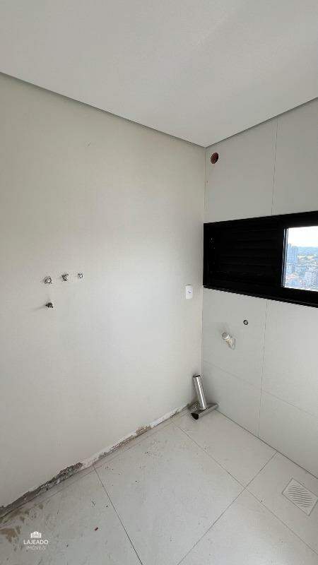 Apartamento à venda com 3 quartos, 120m² - Foto 7