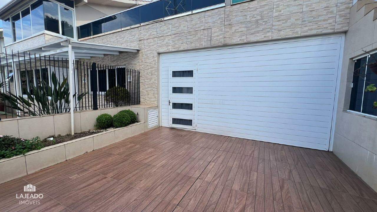 Casa à venda com 2 quartos, 347m² - Foto 1