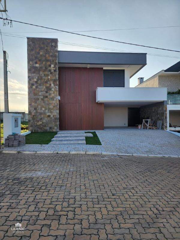 Casa de Condomínio à venda com 3 quartos, 232m² - Foto 1