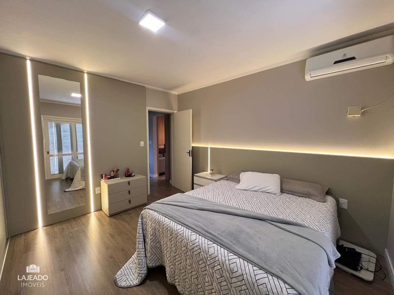 Casa à venda com 3 quartos, 200m² - Foto 15