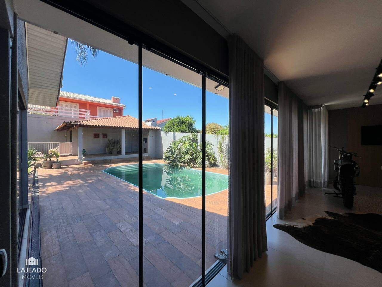 Casa à venda com 3 quartos, 200m² - Foto 4